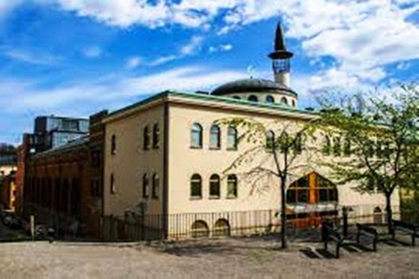 İsveçdə məscidin divarında bomba tapıldı