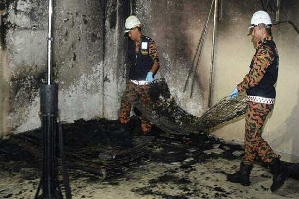 آتش‌سوزی یک مدرسه قرآن در مالزی / انگلیسی