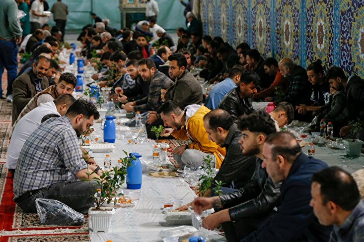 Ramadan 2024: Imam Reza Shrine ya karbi bakuncin dubban mutane don buda baki