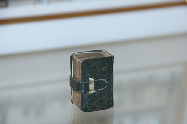 Pameran Alquran Terkecil Azerbaijan di Museum of Miniature Books