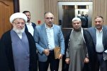 الأمين العام للعتبة العسكرية يتسلّم مصحف العتبة الحسينية بتقنية الـQR