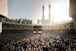 الحجاج المتعجلون يؤدون طواف الوداع في المسجد الحرام