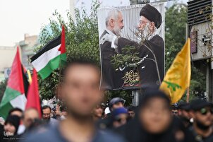 In Bildern: Trauerzug für Märtyrer Ismail Haniyeh in Teheran