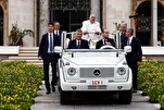 Papst-Auto wird mobile Klinik für Gaza