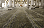Over 25,000 Carpets Cover Prophet’s Mosque in Medina