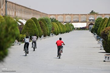 Photo Gallery: Normal Life in Isfahan Despite Israeli Propaganda