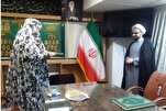 Irán: Una mujer alemana abraza el Islam en el mausoleo del imam Ridha