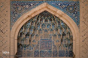 Escuela Imamiyeh de 700 años de antigüedad en el centro de Irán