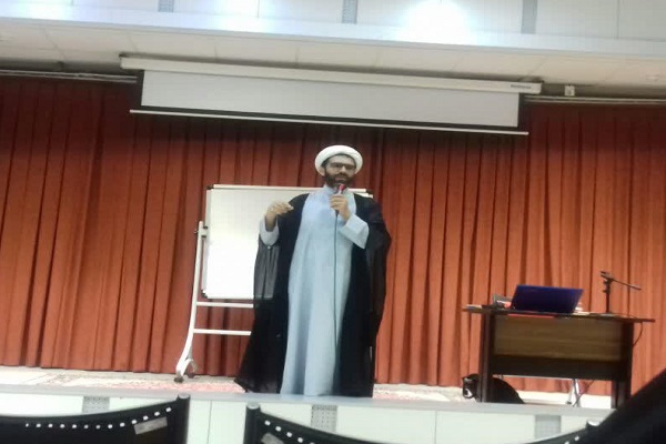 تدبر در قرآن در پذیرش ولایت معصوم نقش کلیدی دارد