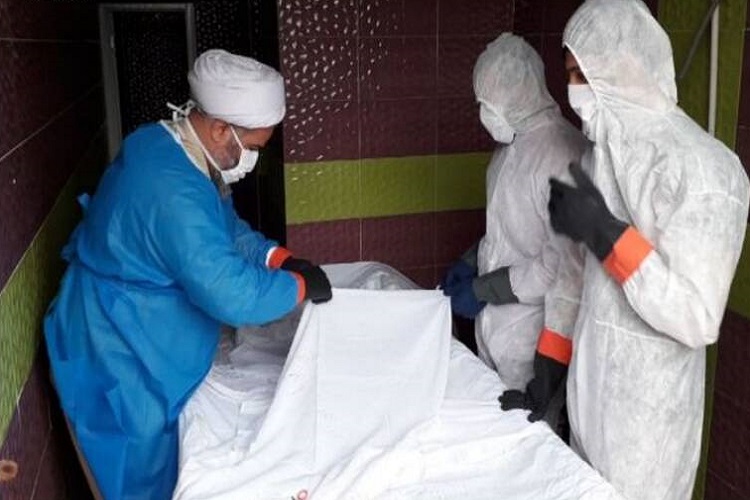 اجرای پروتکل&zwnj;های بهداشتی در غسل و تدفین متوفیان کرونا در همدان