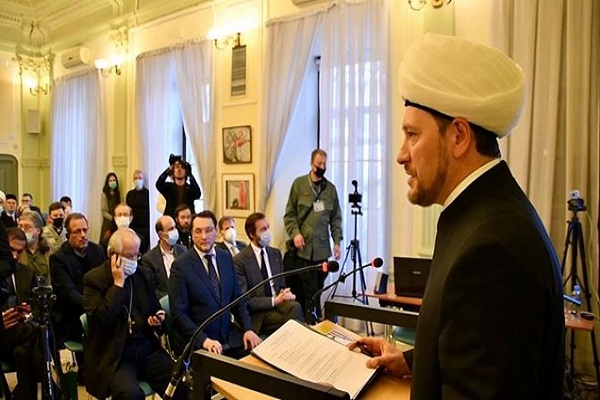 رونمایی از ترجمه کتاب پاپ با حضور نمایندگان ادیان در مسکو