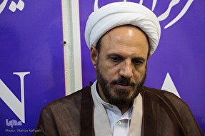 توده مردم به جنبه‌های ظاهری و احساسی عاشورا توجه دارند