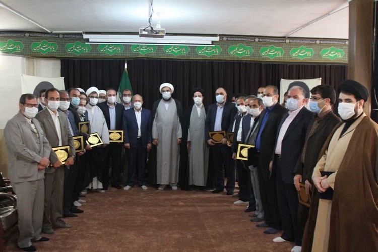 تجلیل از 20 دستگاه برتر در حوزه نماز در همدان