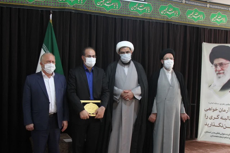 تجلیل از 20 دستگاه برتر در حوزه نماز در همدان