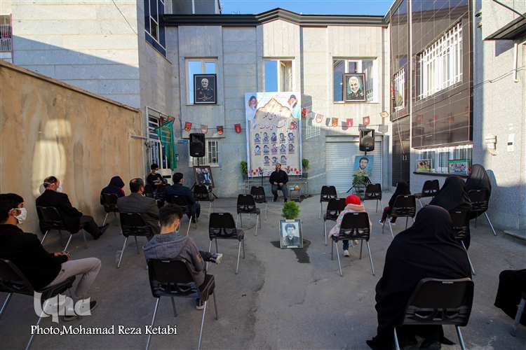 عکس | برگزاری مراسم آبروی محله در کوچه‌ای با 8 شهید