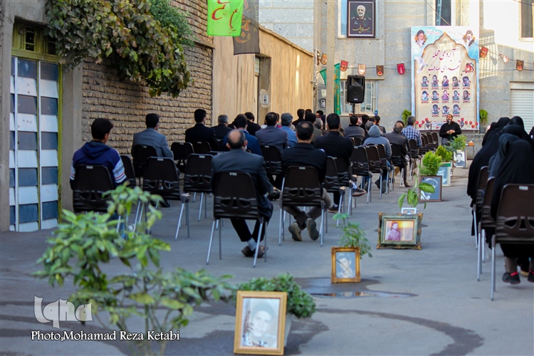عکس | برگزاری مراسم آبروی محله در کوچه‌ای با 8 شهید