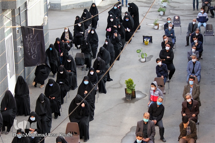 عکس | برگزاری مراسم آبروی محله در کوچه‌ای با 8 شهید