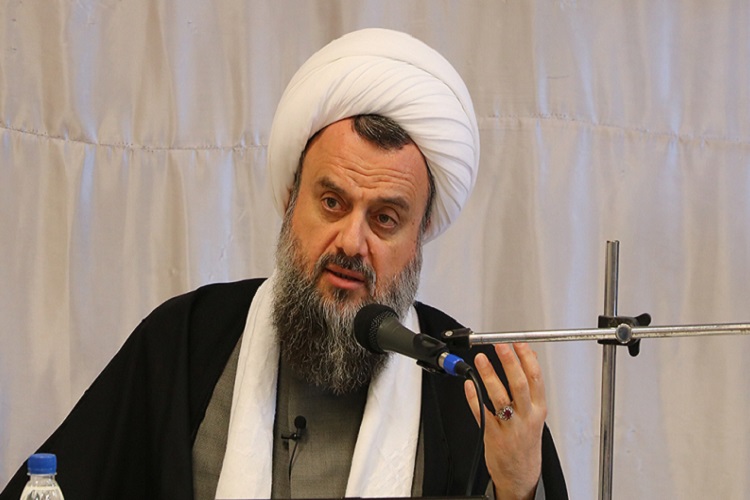 منظور از وجود مراقب برای هر انسانی در سوره طارق