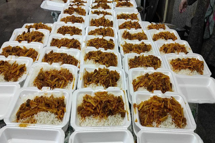 توزیع 5000 پرس غذا در همدان در پویش &laquo;مهمان خدائید&raquo; + عکس