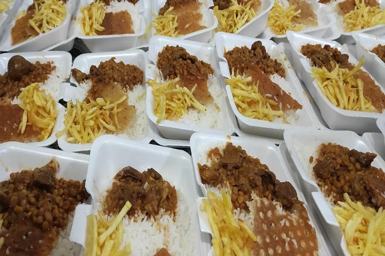 توزیع 5000 پرس غذا در همدان در پویش &laquo;مهمان خدائید&raquo; + عکس