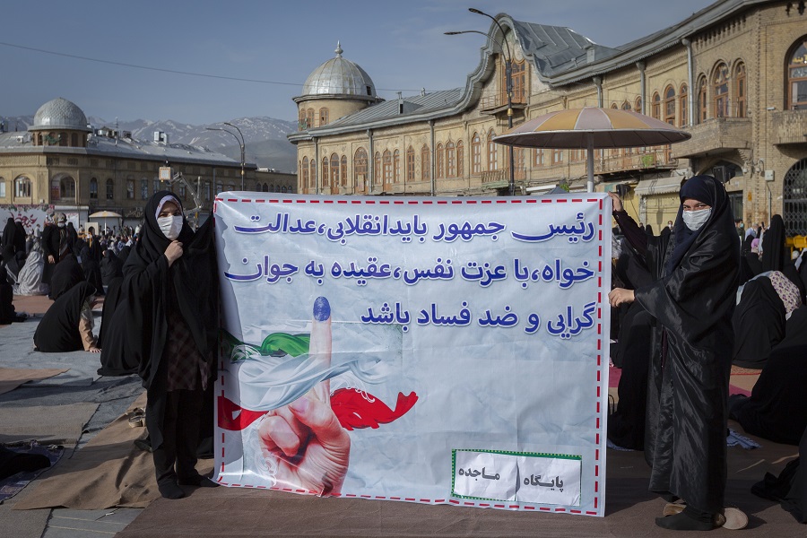 عکس | اقامه نماز عید فطر در همدان