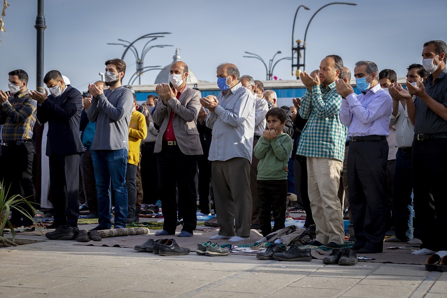 عکس | اقامه نماز عید فطر در همدان