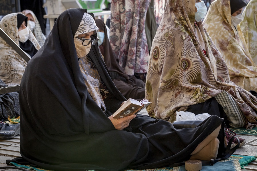 عکس | اقامه نماز عید فطر در همدان