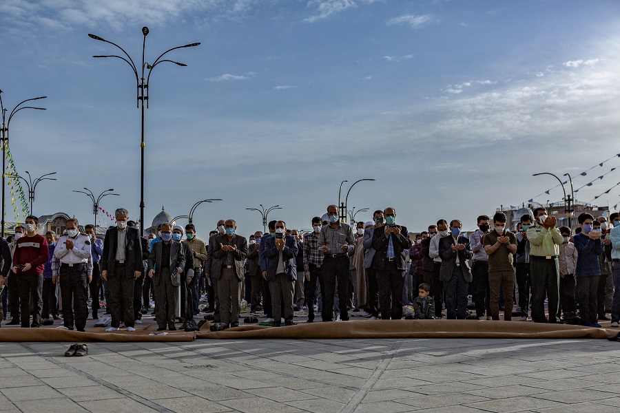 عکس | اقامه نماز عید فطر در همدان