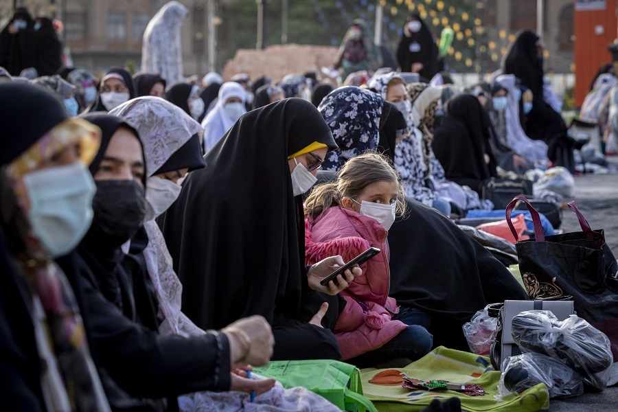 عکس | اقامه نماز عید فطر در همدان