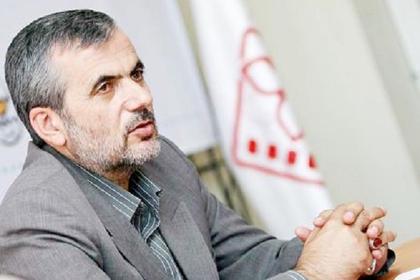 مردم از شعار خسته شده&zwnj;اند / لازمه تغییر وضعیت کنونی شرکت در انتخابات است