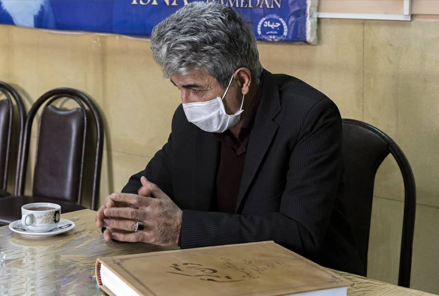 اتمام کتابت قرآن کریم با چهار خط متفاوت در همدان