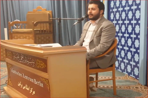 فیلم | تلاوت رمضانیه قاری ایرانی در مرکز اسلامی برلین