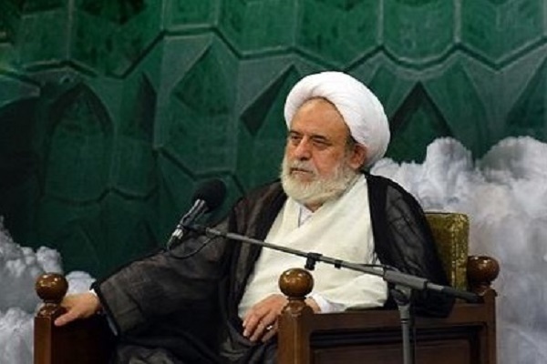 عزت دین را همچون امام حسین(ع) حفظ کنیم