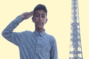 فیلم | اجرای «سلام فرمانده» در کنار برج ایفل