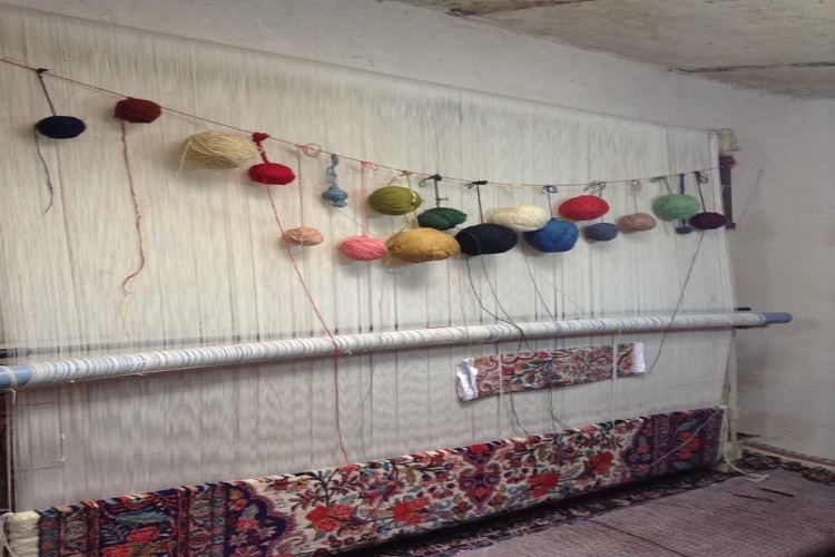 بافت قالی برای حرم امام حسین