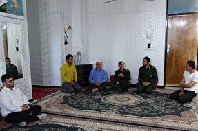 دیدار نوروزی فرمانده ناحیه مقاومت بسیج لنده با خانواده شهیدان «خرزانی» و «نوایی»