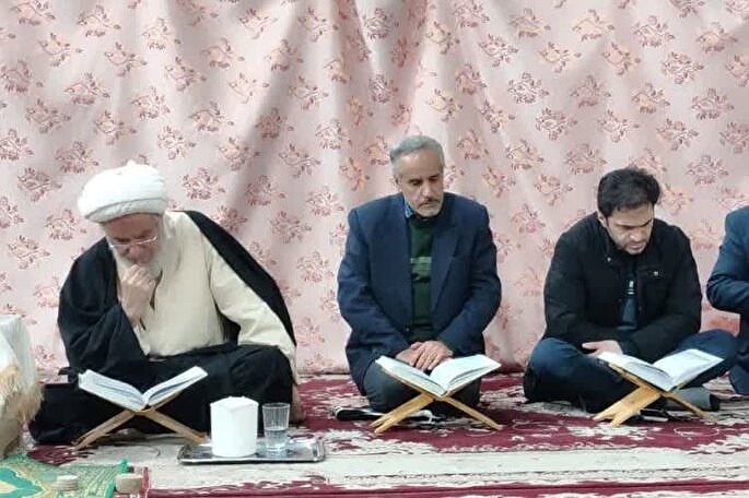 عکس | یازدهمین کرسی تلاوت قرآن در مسجد صادقیه تویسرکان