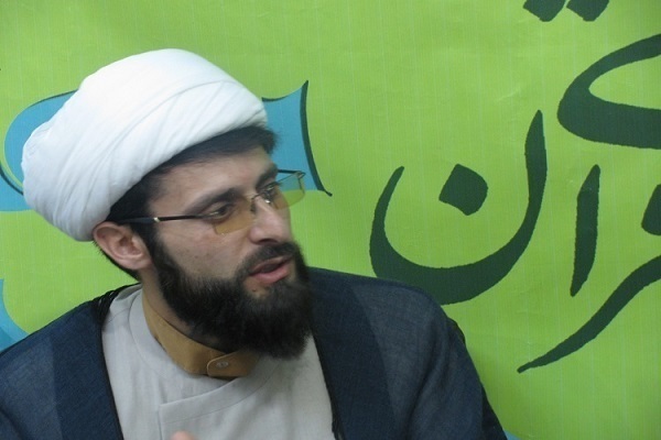 حجت‌الاسلام هادی عیوضی، مدرس قرآن و مدرس حوزه علمیه در همدان