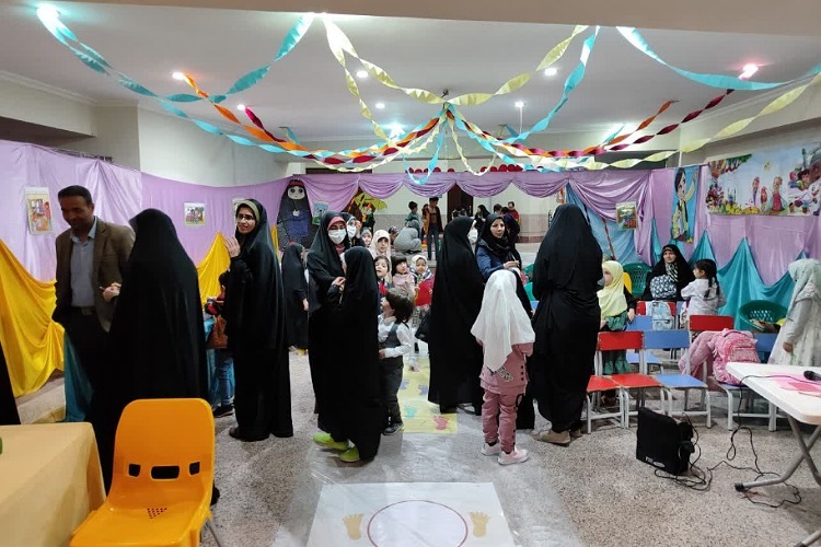 غرفه کانون پرورش فکری در نمایشگاه قرآن همدان