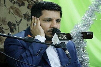 فیلم | اجرای محمد حسن موحدی در مسابقات قرآن کربلا