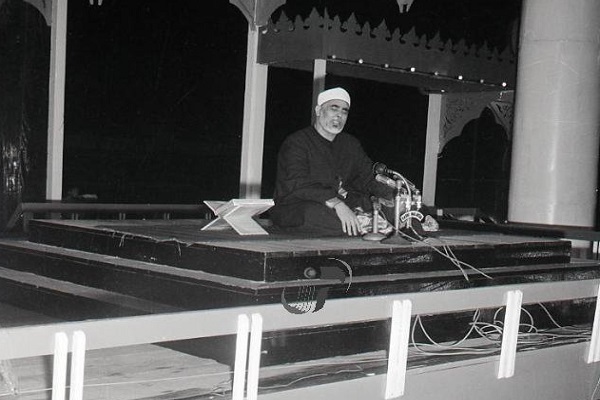 نابغه روستایی؛ از درخشش در رادیو قرآن مصر تا تلاوت در صحن سازمان ملل + فیلم و عکس