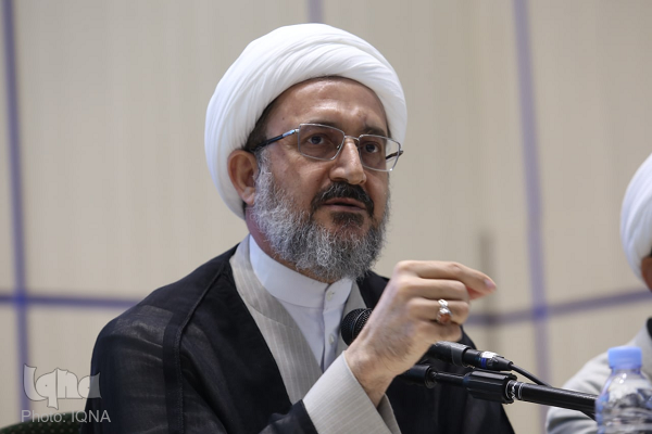 آیت‌الله مصباح علوم انسانی را متحول کرد