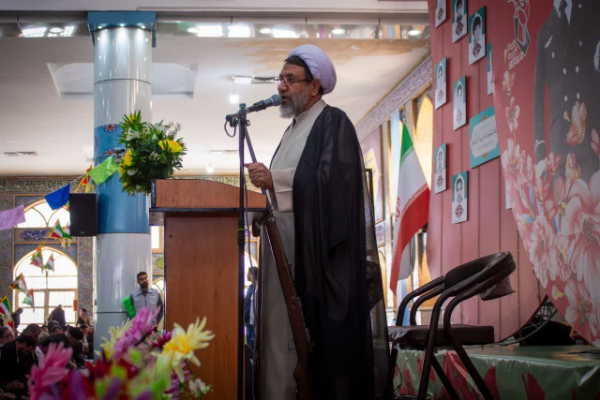 انقلاب دستاوردهای بزرگی را برای جهان اسلام به ارمغان آورد