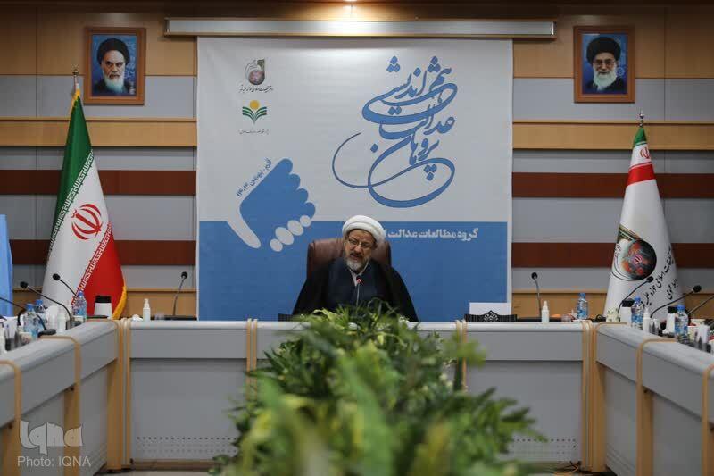 بانک‌های خصوصی و شرکت خصولتی منشأ نابرابری در جامعه هستند