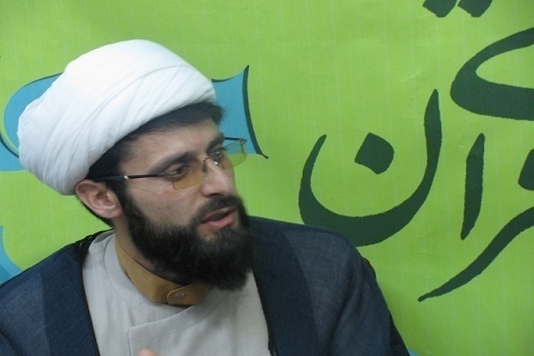 حجت الاسلام هادی عیوضی مدرس قرآنی حوزه علمیه امام حسین(ع) همدان