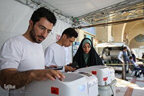 حال و هوای نمایشگاه کتاب در روز انتخابات