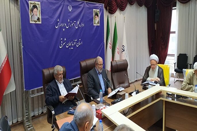 جلسه تفسیر قرآن ویژه مدیران اجرایی آذربایجان‌شرقی برگزار شد