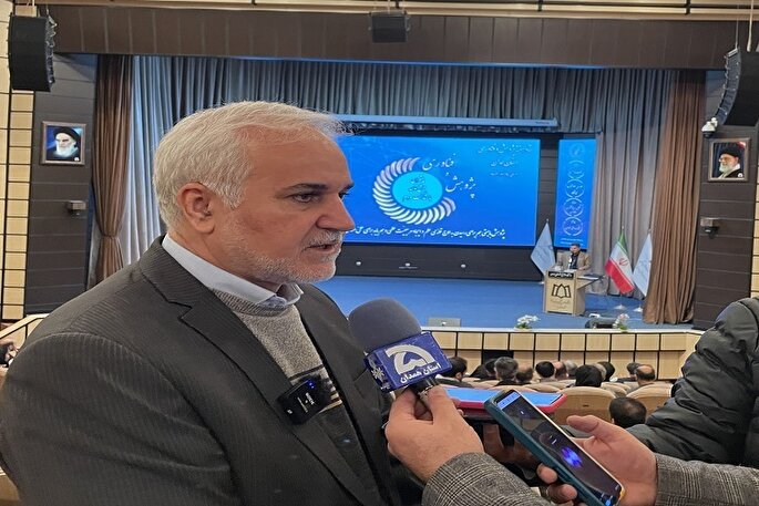 امام علی(ع) نماد عینی قرآن کریم است