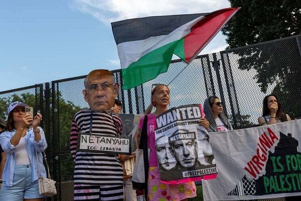 راهپیمایی معترضان به دیدار نتانیاهو از آمریکا مقابل کاخ سفید