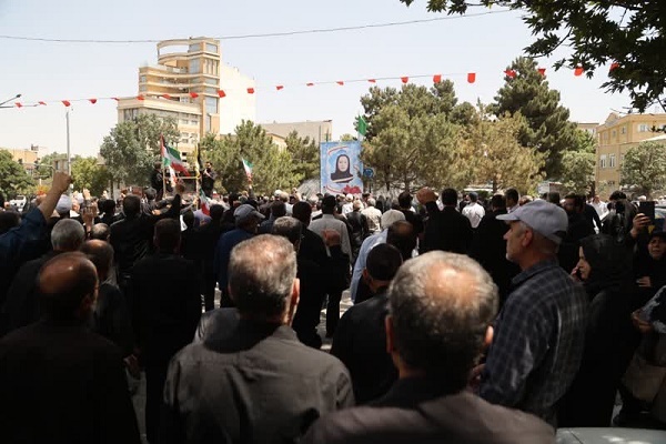 بهاری که  پژمرده نمی‌شود/تشییع با شکوه شهیده  بهاره لطفی در همدان